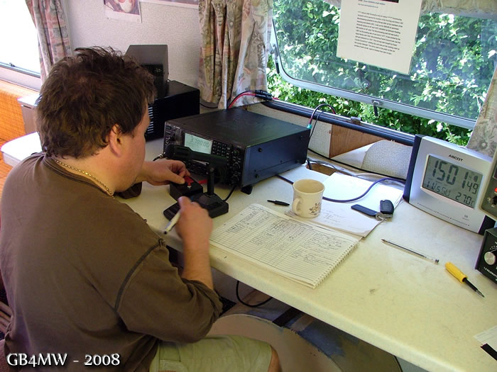 Dave G4UNS running HF
