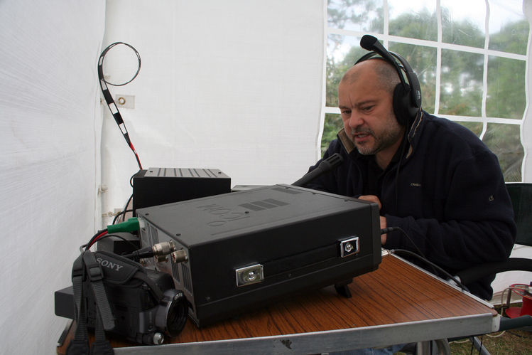 Dave M0TAZ operating GB2UW
