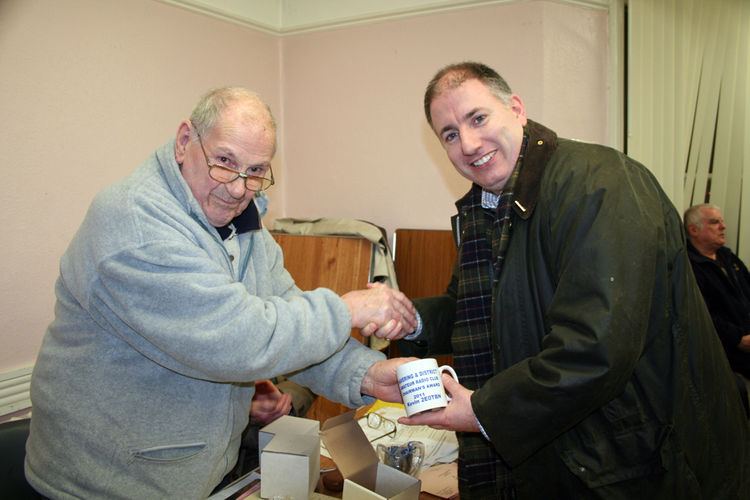 Jim presents a chairmans award to Kevin, 2EÃ˜TBN for the amount of work and volunteering he has done for the club
