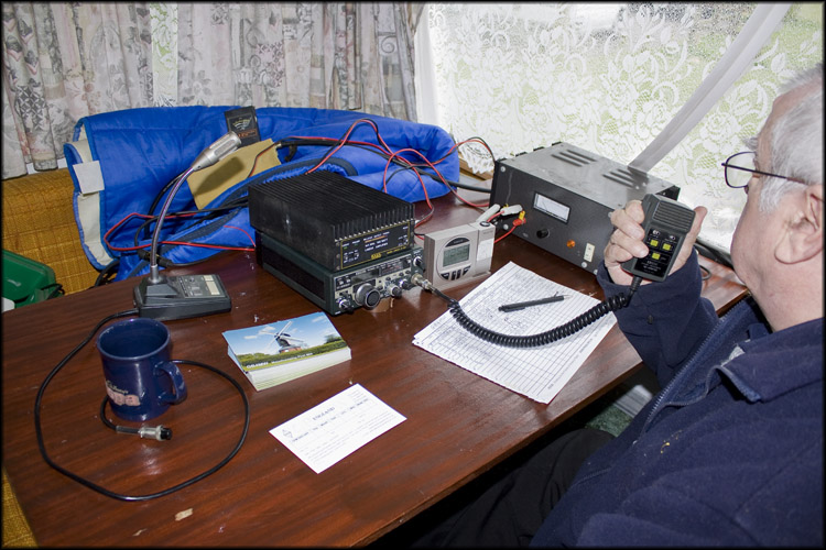 Bill G0BOF operating 2m VHF @ Mountnessing GB4MW
Photo by John M0UKD
