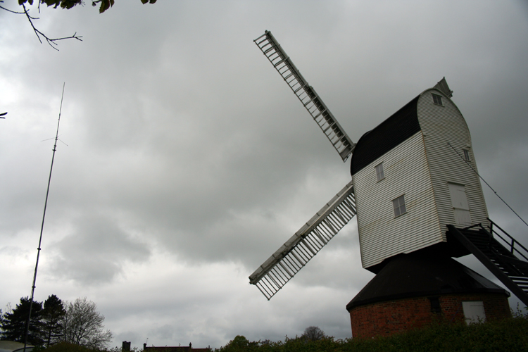 VHF antenna and the Windmill @ Mountnessing.
Photo by Fred, G3SVK

