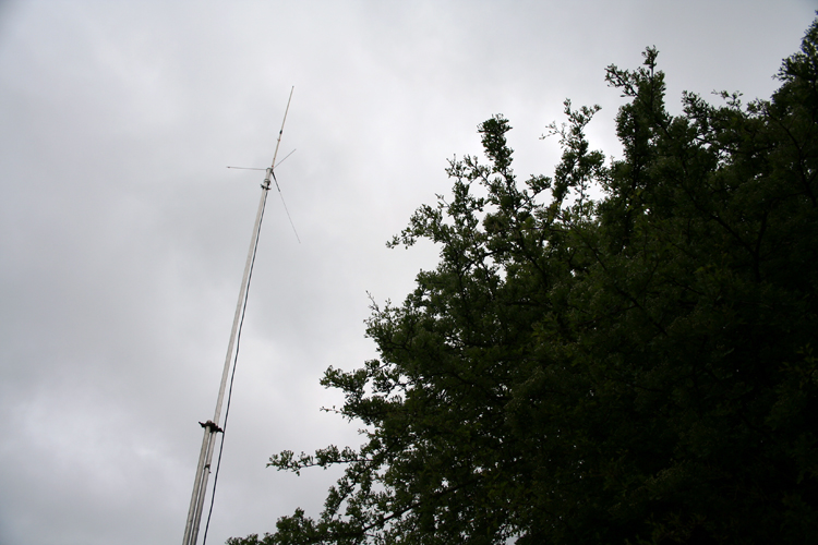 VHF antenna @ Mountnessing.
Photo by Fred, G3SVK
