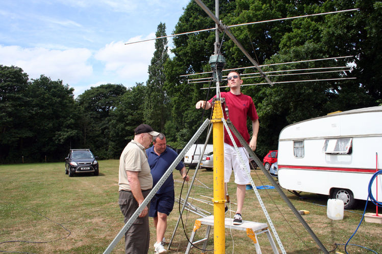 About to pump up the mast with 6m beam on
Photo by Fred G3SVK
