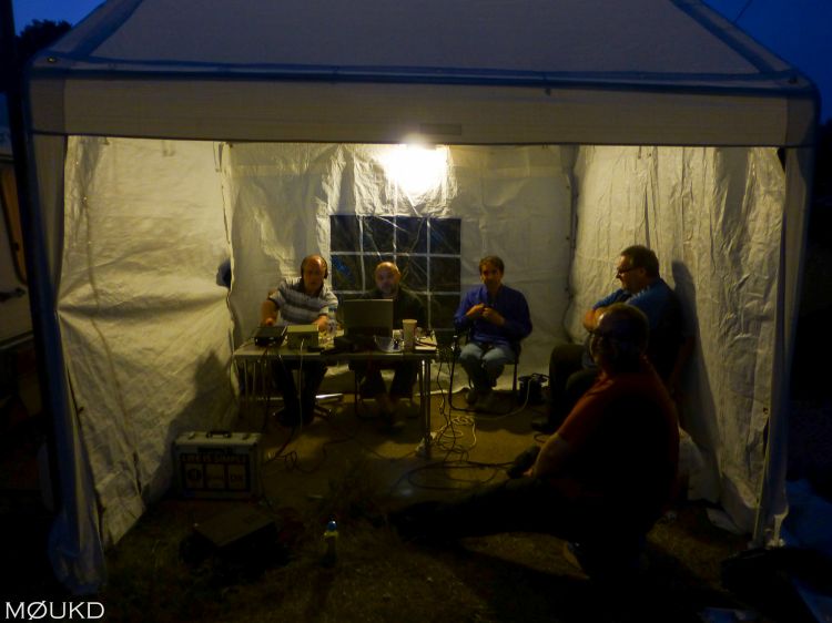 The 6m & 70cm tent in the evening.
