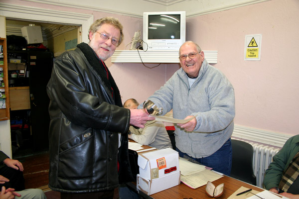 Oliver G3TPJ receiving the constructors cup
