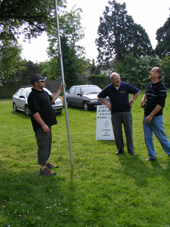 VHF antenna pole
If I let go....will it just fall down...lol
