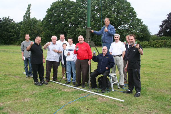 The GB4HRC crew
Left to right John 2E0UKD, Dave M0TAZ, Peter G3JSR, Wayne 2E0RQF, Jamie, Michael M3DOV, Jim M0MAC, sitting Bill G0BOF, above Mick M3DOQ, Chris 2E0CSL, Alan G3RJI, Mike M1MOG
Keywords: 2E0UKD M0TAZ G3JSR 2E0RQF M3DOV M0MAC G0BOF M3DOQ 2E0CSL G3RJI M1MOG