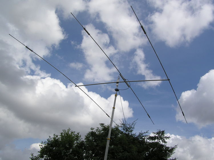 Testing the antenna
Our beam, 7, 14 and 21 Mhz
