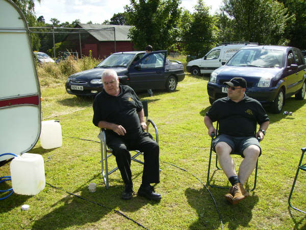 Left Bill G0BOF - Right Dave M0TAZ
Dave and Bill relax ...before relaxing some more. This contesting is hard work !
