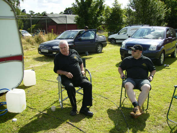 Left Bill G0BOF - Right Dave M0TAZ
Dave and Bill relax ...before relaxing some more. This contesting is hard work !
