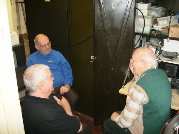 Left Jim M0MAC, Middle Bill G0BOF, right John G0PIA
Keywords: m0mac g0bof g0pia