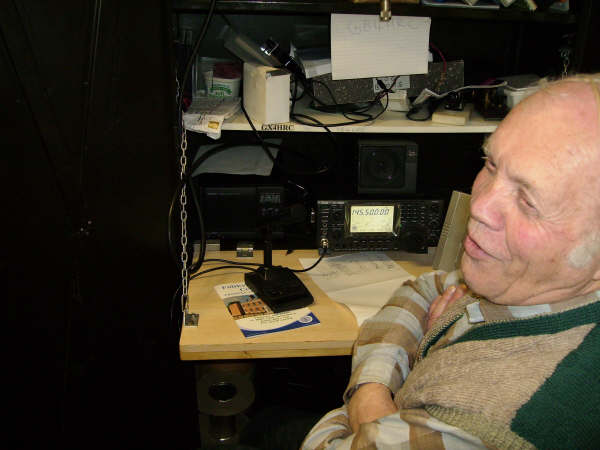 G0PIA John operaiting VHF GB4HRC
Keywords: g0pia