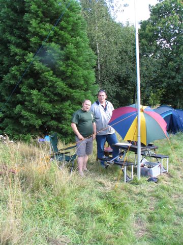 Dave M0TAZ left, Greg 2E0FMS
