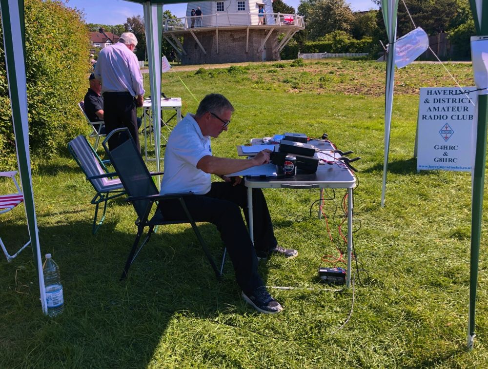 Kevin_2E0WKV_Operating_Mick_M7EAO_Background.JPG